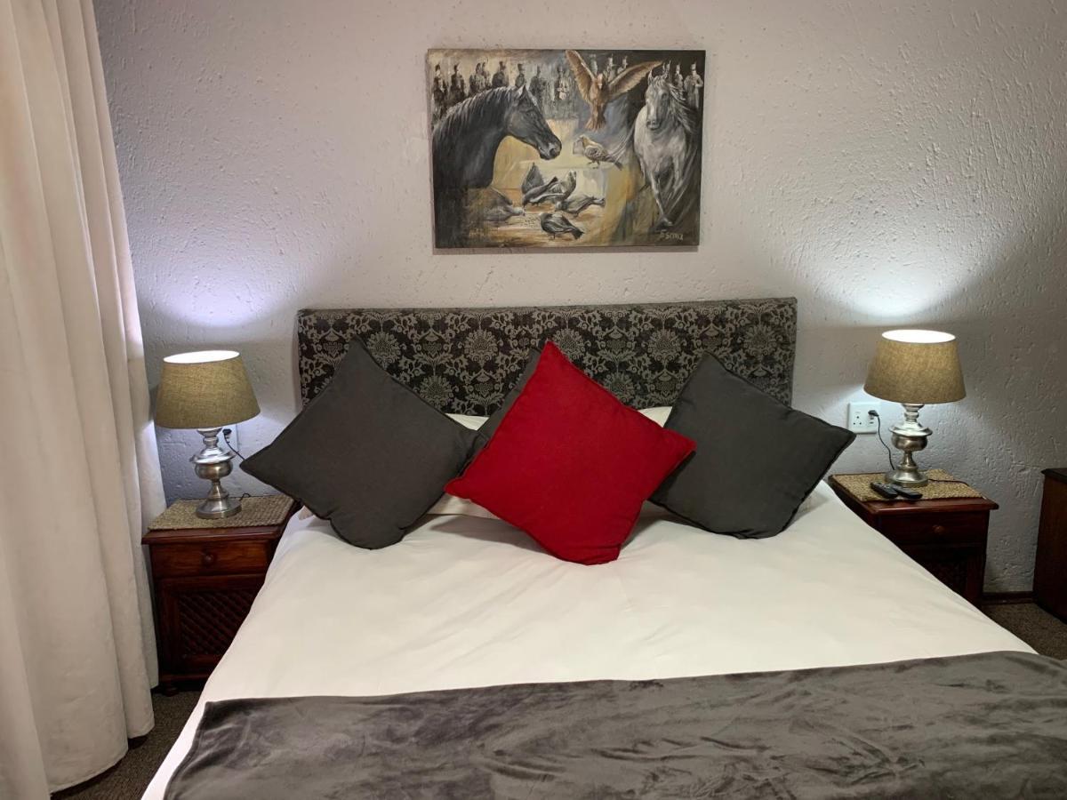 יוהנסבורג Rabbit Hole Hotel מראה חיצוני תמונה