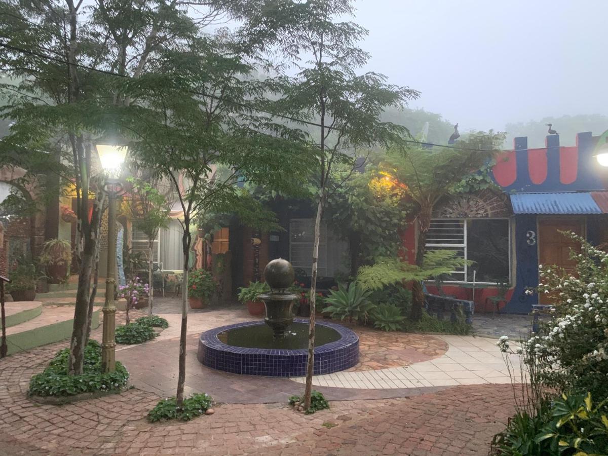יוהנסבורג Rabbit Hole Hotel מראה חיצוני תמונה